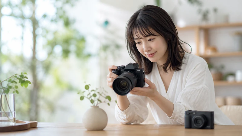 ZV-E10とPowerShot V1の違いを比較、選び方も解説